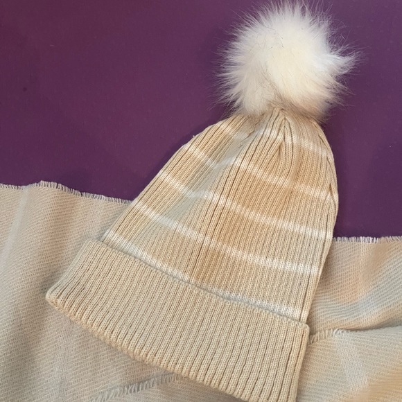 Candace Cameron Bure Hat & Scarf Set NWOT - Picture 4 of 9